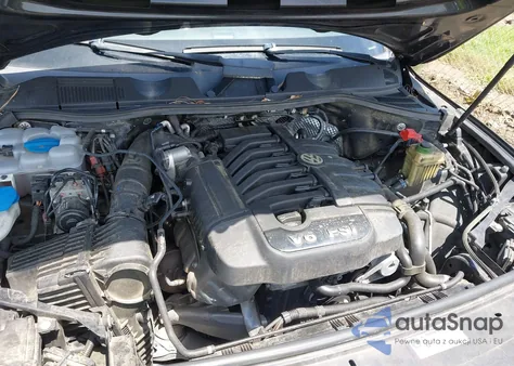 2017 Volkswagen Touareg V6 Wolfsburg Edition z USA, uszkodzony, nr VIN WVGRF7BP9HD001737